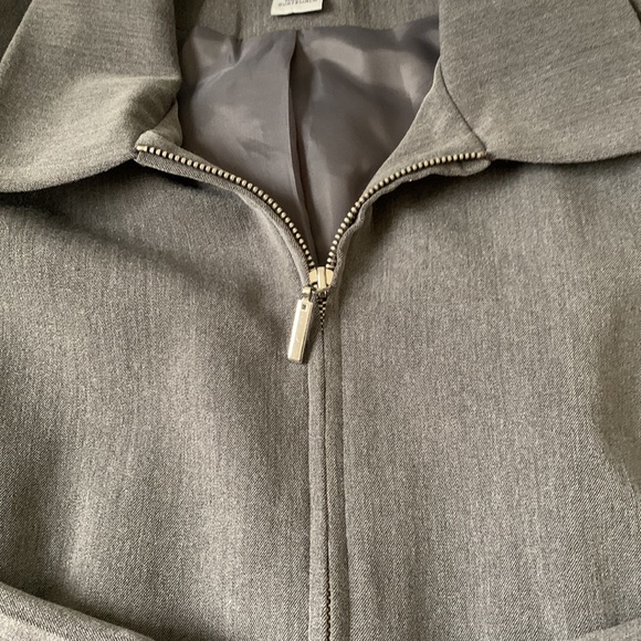 Sag Harbor stretch silver blazer, size 20 - Picture 4 of 9